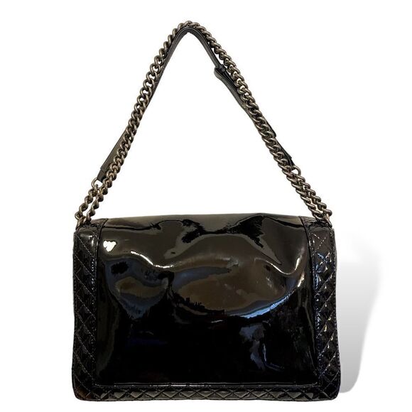 CHANEL Reverso Boy Flap Bag Patent Large in Midnight Blue - Picture 6 of 15